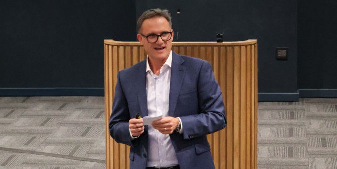 Prof Justin Barnes